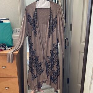 Elegant Tan and Black Women's Duster.